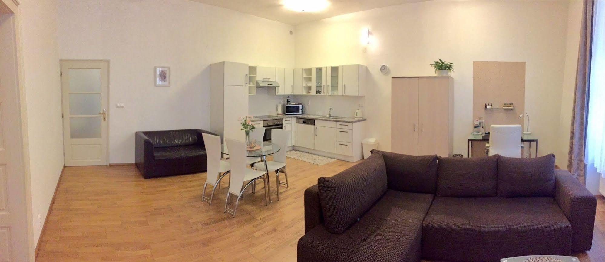 Biela Street Appartamento Bratislava